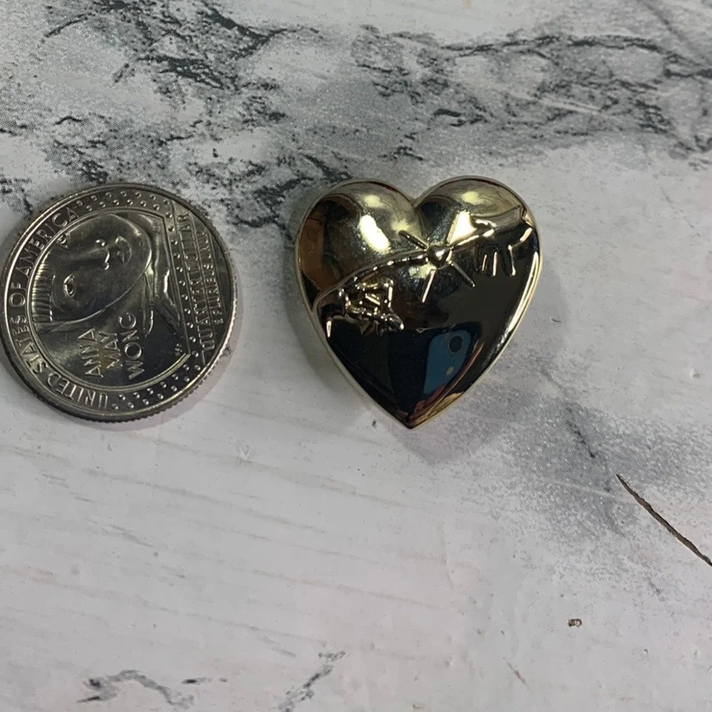 Vintage Y2K Universal Studios Heart Shaped Gold Tone E.T. Brooch